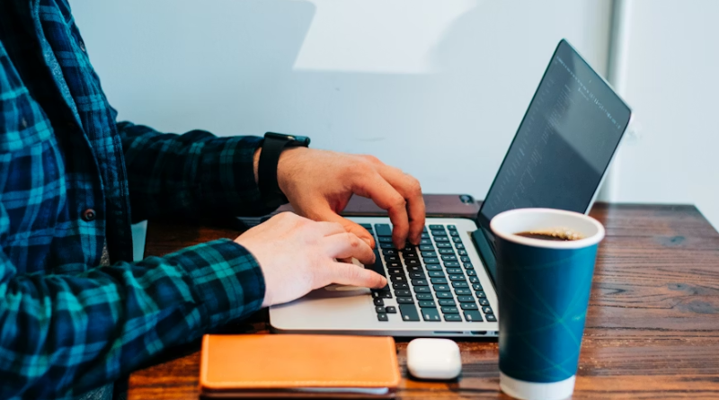 Top 5 Factors to Consider When Comparing SaaS Spend Platforms