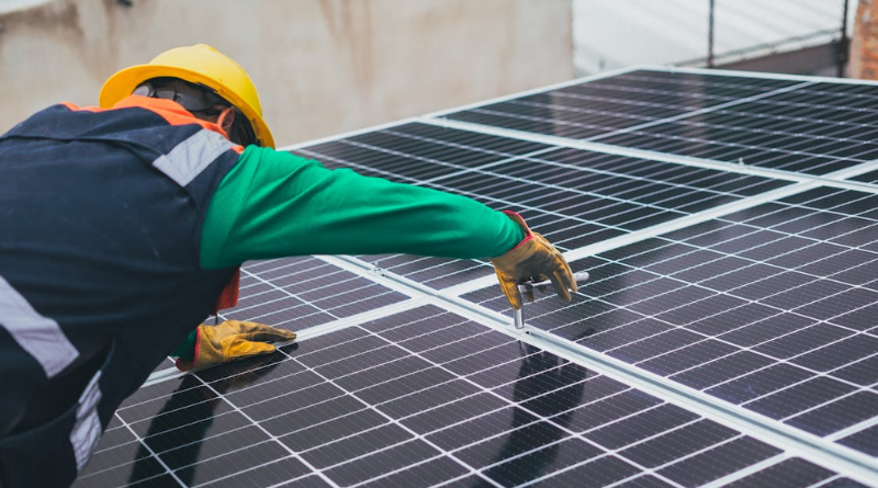 Why Should You Choose Solar Panels for Your Warehouse?